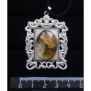 Кулон из халцедона полосатого, цвет желтый,"портрет", овал 25х18мм