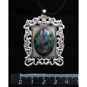 Кулон из цоизита,"портрет", овал 25х18мм