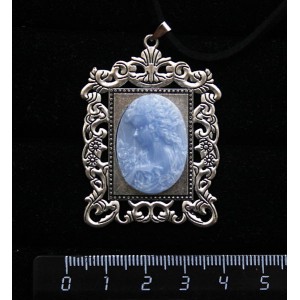 Кулон из крафтовой смолы, цвет голубой, кабошон "камея","портрет", овал 25х18мм