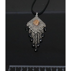 Кулон из яшмы песчаной,"роза",шарик агат чёрный 6мм,  круг 12 мм