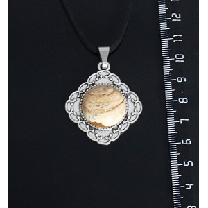 Кулон из яшмы песочной, основа квадрат 30мм, сеттинг круг 20мм