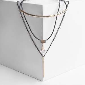 Кулон "Эксклюзив" ромб, цвет белый, цвет золотистый, 42 см (стразы, текстиль) Кулон "Эксклюзив" ромб, цвет белый, цвет золотистый, 42 см (стразы, текстиль)