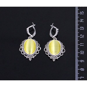 Cерьги из кошачьего глаза (синт.), цвет жёлтый, овал 18х13мм, "трилистник", швензы посеребрение