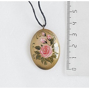 Кулон из селенита "роза с бутонами" 35х25мм