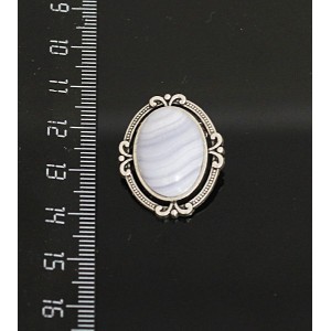 Брошь из агата голубого (сапфирин), "4 лилии", овал 18х13мм