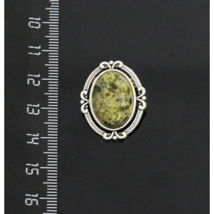 Брошь из змеевика, "4 лилии", овал 18х13мм
