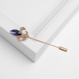 Булавка "Лилия королевская" 7,6см, цвет бело-синий в матовом золоте