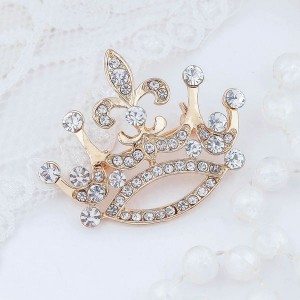 Брошь "Корона", цвет белый, цвет золотистый