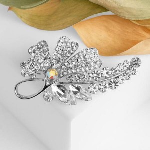 Брошь "Цветочная сирень", цвет белый, цвет серебристый