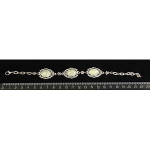 Браслет из пренита, основа "принцесса" овал 14х10мм, на цепочке