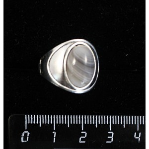 Кольцо из агата серо-коричневого (ботсванский), литое широкое, цвет родиум, сеттинг овал 14х10мм р-р 17.5