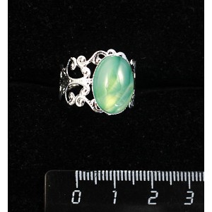 Кольцо из агата зеленого (тонировка), ажурная оправа, цвет серебро, сеттинг овал 14х10мм, безразмерное