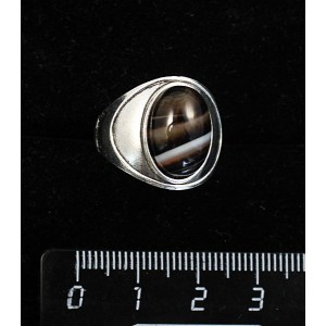 Кольцо из агата чёрного, литое широкое, цвет родиум, сеттинг овал 14х10мм р-р 17.5