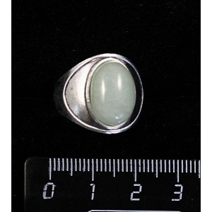 Кольцо из авантюрина зелёного, литое широкое, цвет родиум, сеттинг овал 14х10мм р-р 17.5