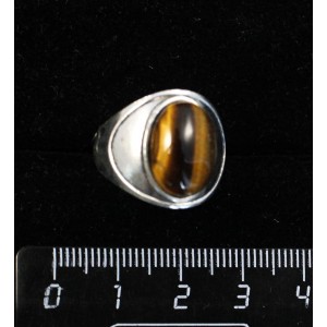 Кольцо из тигрового глаза, литое широкое, цвет родиум, сеттинг овал 14х10мм р-р 17.5