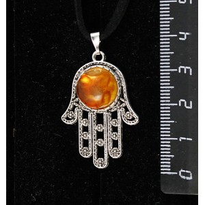Кулон из янтаря светлого, кабошон-мозаика, круг 12мм, "хамса"