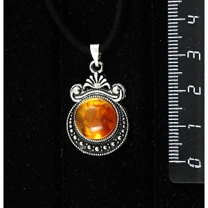 Кулон из янтаря светлого, кабошон-мозаика, круг 12мм, оправа "корона"