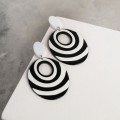 Серьги пластик "Вивьен" спираль-овал, цвет чёрно-белый