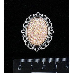 Брошь с кабошоном из пластика "щетка кристаллов", цвет персиковый, с ажурным контуром, цвет ант. серебро, овал 25х18мм