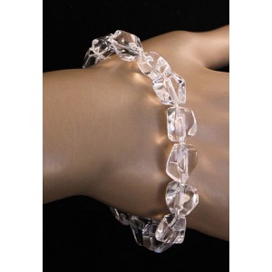 Браслет из горного хрусталя (крупная огранка), на застежке