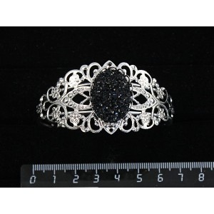 Браслет с кабошоном из пластика "щетка кристаллов", цвет черный, овал 25х18мм, жесткая основа, цвет ант.серебро