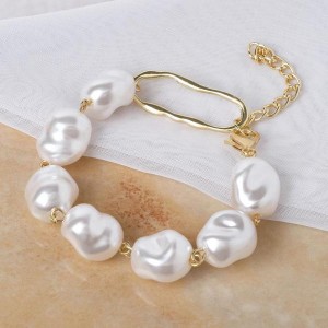 Браслет с жумчугом "Барокко" с кругом, цвет белый, цвет золотистый