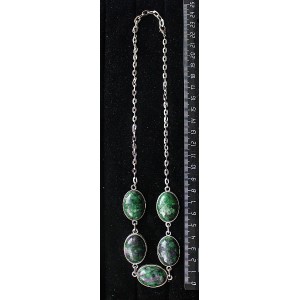 Колье из цоизита, "5 овалов", камень 25х18мм