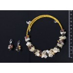 Комплект: колье на проволоке и серьги из яшмы вишнево-желтой (мукаит), раухтопаза и цитрина + хрусталь