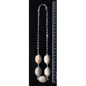 Колье из яшмы песочной, "5 овалов", камень 25х18мм