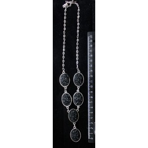 Колье с кабошоном из пластик "щетка кристаллов", цвет чёрный, "6 овалов", 25х18мм