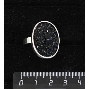 Кольцо с кабошоном из пластика "щетка кристаллов", цвет черный, овал 25х18мм, безразмерное (литая оправа)