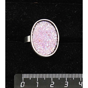 Кольцо с кабошоном из пластика "щетка кристаллов", цвет сиреневый, овал 25х18мм, безразмерное (литая оправа)