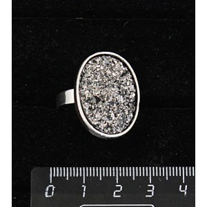 Кольцо с кабошоном пластик "щетка кристаллов", овал 25х18мм, цвет серебристый, безразмерное