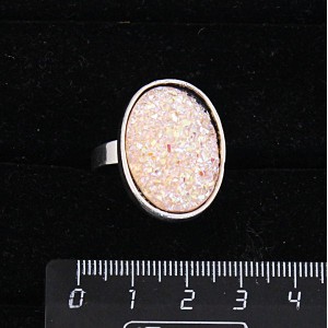 Кольцо с кабошоном пластик "щетка кристаллов", овал 25х18мм, цвет персиковый, безразмерное