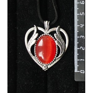 Кулон из кошачьего глаза (синт.),  цвет тёмно-оранжевый, овал 25х18мм, "сердце с крыльями"