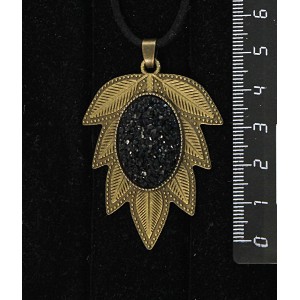 Кулон с кабошоном из пластика "щетка кристаллов", цвет черный, овал 25х18мм, "лист"
