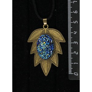 Кулон с кабошоном из пластика "щетка кристаллов", цвет темно-синий, овал 25х18мм, "лист"