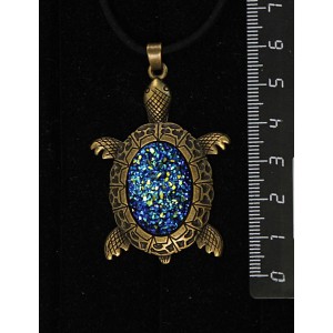 Кулон с кабошоном из пластика "щетка кристаллов", цвет темно-синий, овал 25х18мм, "черепаха" оправа цвет бронза