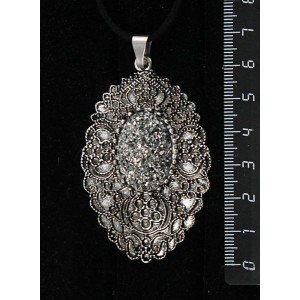Кулон с кабошоном из пластика "щетка кристаллов", цвет серебриcтый, овал 25х18мм, филигрань