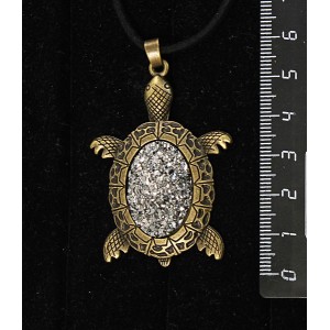Кулон с кабошоном из пластика "щетка кристаллов", цвет серебриcтый, овал 25х18мм, "черепаха" оправа цвет бронза