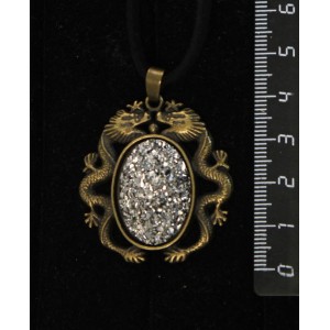 Кулон с кабошоном из пластика "щетка кристаллов", цвет серебристый, овал 25х18мм, оправа цвет бронза "2 дракона"