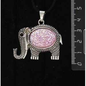 Кулон с кабошоном из пластика "щетка кристаллов", цвет сиреневый, овал 25х18мм, "слон"