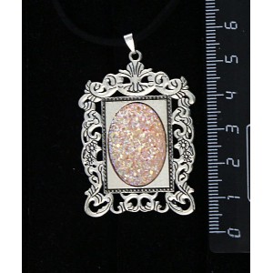 Кулон с кабошоном из пластика "щетка кристаллов", цвет персиковый,"портрет", овал 25х18мм