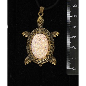 Кулон с кабошоном из пластика "щетка кристаллов", цвет персиковый, овал 25х18мм, "черепаха" оправа цвет бронза