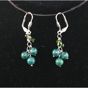 Серьги из малахита на цепочке, три шарика 7-8мм