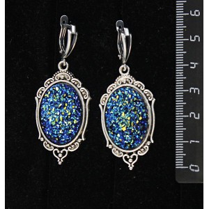 Серьги с кабошоном из пластика "щетка кристаллов", цвет темно-синий, овал 25х18мм, оправа "медальон", швензы посеребрение