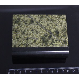 Шкатулка из змеевика "книга"