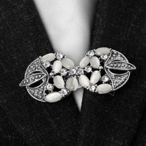 Зажим для кардигана "Роскошь", цвет бело-серый, цвет серебристый