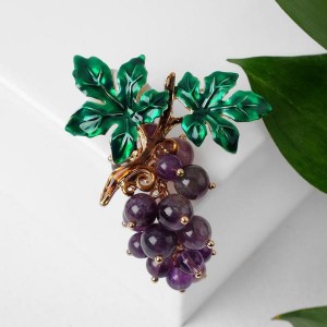 Брошь кварц сахарный (цвет аметист) "виноград", цвет зелёно-фиолетовый, золотистый Брошь кварц сахарный (цвет аметист) "виноград", цвет зелёно-фиолетовый, золотистый