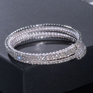 Браслет пружинка жемчуг мелкий, d=5,5, цвет белый, цвет серебристый (стразы, бижутерный сплав)